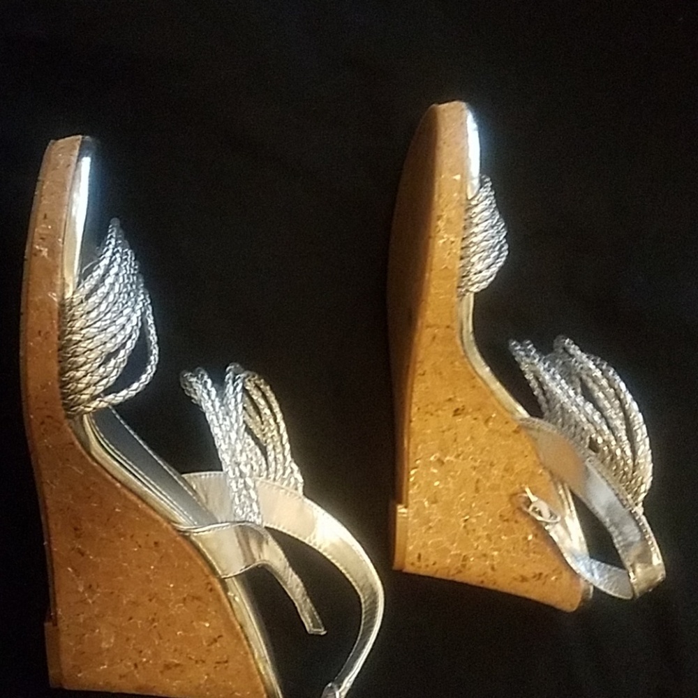 Shoes - Picture 2 of 4